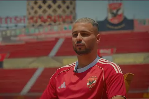 مستشفى الأهلي يستقبل وافدًا جديدًا.. إصابة بيكهام أمام سيراميكا كليوباترا